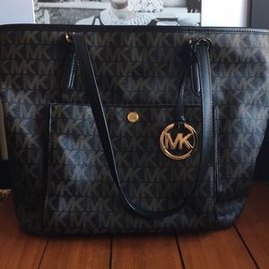 Michael Kors Jet Set Black Signature Large Tote